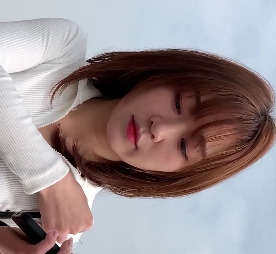 火辣红色紧身短裤美女翘臀视频1V8.64G，限时免费下载百度云！