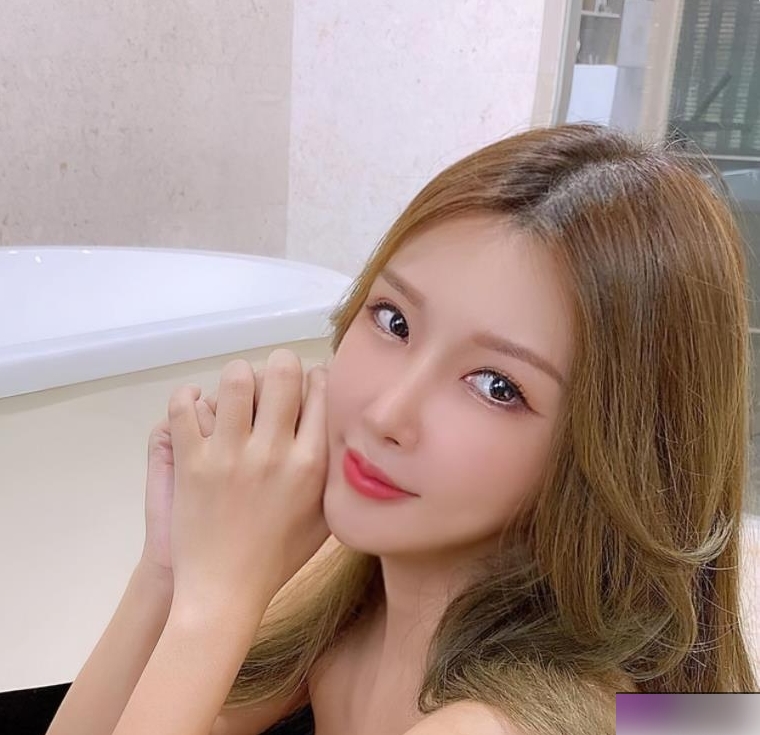 《电竞女神独家作品，让你欲罢不能！》