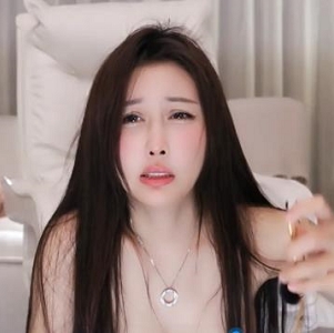 禁忌Peeggy-fun：颠覆你对cheng+ren+shi+pin的想象，倒着喷的花式人体喷泉！