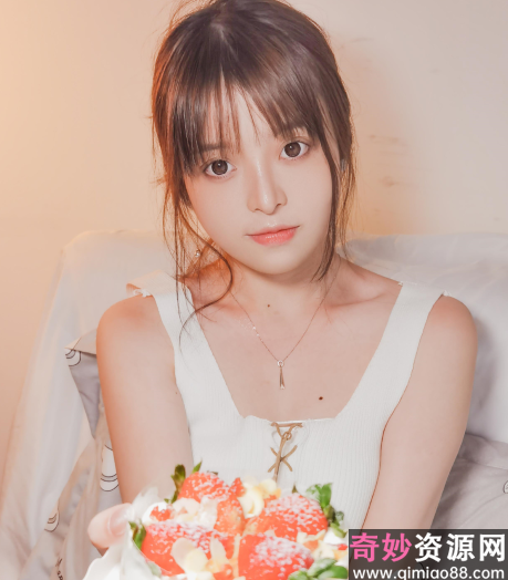 震撼推荐网红草莓酱蛋糕作品，让你欲罢不能！