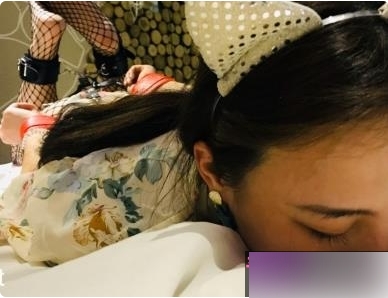 林依婷瑜伽老师的私密教学，女神作品合集