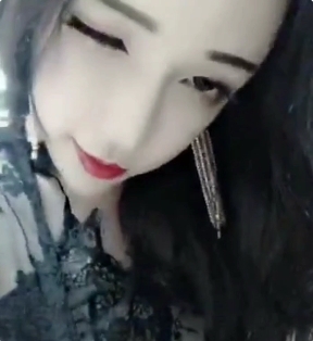 《网红顾灵曦的私密视频合集，绝对让你欲罢不能！》