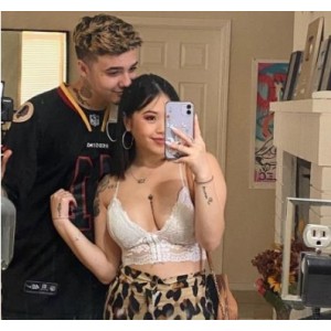 Onlyfans热门亚裔明星博主，百万粉丝狂热追捧！