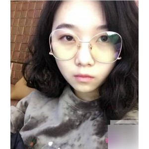 高端原创散播，私密群内部美女露脸，最新社保视频