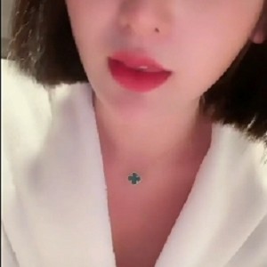 火辣网红美女尽显诱惑，4.3GNV格式视频百度盘限时放送！