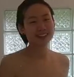 留学生男友的身高175cm，有着修长的腿。他在外国留学期间，购买了一款106M像素的2V相机，并将拍摄的照片存储在百度云上。