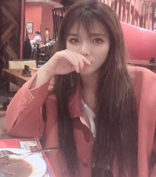 林逸楠的约会日记：与长腿女神的完美约会