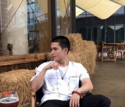 抖音视频资源，阳台书房的最新热门推荐