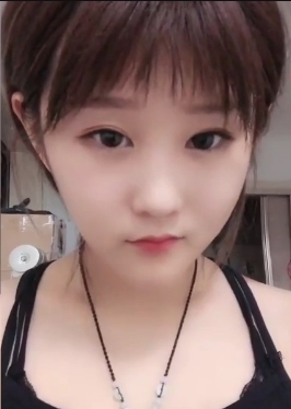 三倍快乐：一款适用于抖音和快手的三屏剪辑软件，让你的视频更加有趣和有创意。