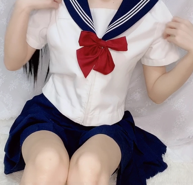 搬运服装和道具的3v樱狸子，售价900m