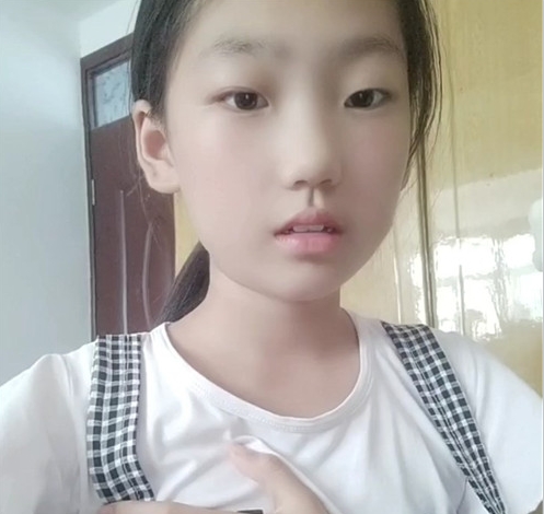 嫩妻街头直击：已婚妻子的私密生活揭秘，钞票飞舞的故事（1V1.73G，百度云）