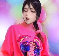 小学音乐老师展示钢琴和吉他技巧，穿着时尚的高跟鞋和长腿骚气十足