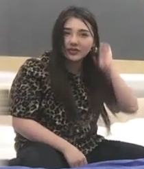 豹纹大耳环：时尚豹纹设计的大耳环嘴艺：独特的嘴艺表演舔D：创新的舔动作，带来愉悦体验洗完澡：清爽洗澡后的舒适感开C：独特的开车方式，带来乐趣和奇妙抬腿：健康的抬腿运动，锻炼身体运动：多样化的运动方式，提升健康水平侧：多角度的侧面展示，展现更多细节