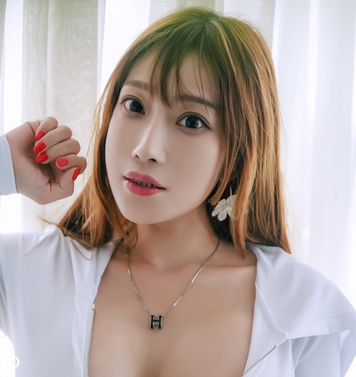 转载搬运：JVID波妮精选波霸女酒瓶子亲密接触0.6G百度盘