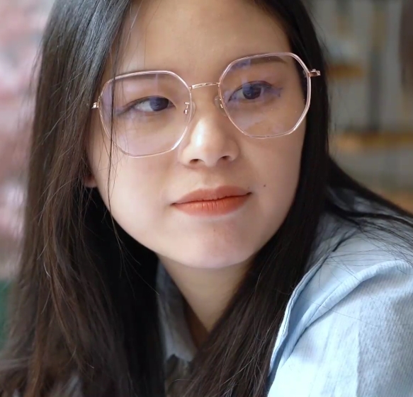 家庭教师提供性教育课程，涵盖身体知识，并提供百度盘资料