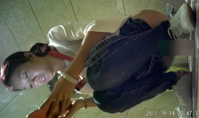 50V美女娱乐场所自行打包6.9GB百度云