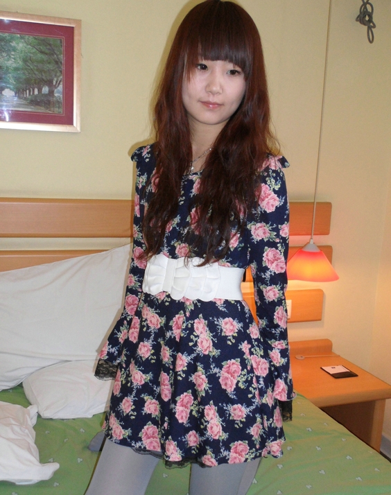 国模彭彭2011年03月23日S+V11三人游12V305M百度盘