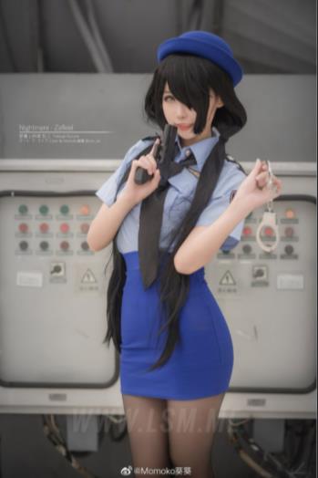 Momoko葵葵二次元模特性感合集