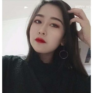 反差婊展示私拍良家美女互动视