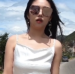 玲玲白色吊带连衣裙