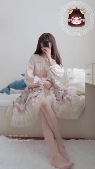 黑丝大长腿仙仙桃Lolita新穿法