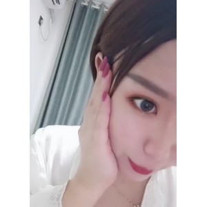 转载搬运：商品可能是一本书籍或者是一个视频资源，可以根据具体内容进行进一步描述。面色潮红：可能是一款化妆品或者是一种健康产品，可以描述为“提亮肤色的面部护理产品”。大罩杯：可能是一款内衣或者泳衣，可以描述为“罩杯尺寸较大的女性内衣”。胖臀：可能是一款塑身产品或者是一种健身器材，可以描述为“帮助塑造臀部曲线的健身产品”。花样：可能是一款手工艺品或者是一种装饰品，可以描述为“多种花样可选的装饰品”。无