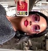 美女穿着高跟连衣裙的透视视频