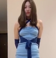 免费互动1v315m百度云：小语自行打包服装丝袜诱惑