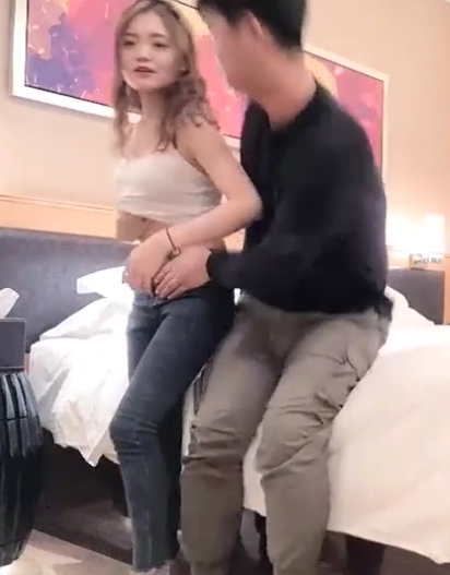 探花系列：寻花的小宝苗条边缘商品