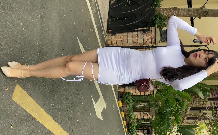 超短开叉连衣裙-高跟美腿美女视频(1V,7.08G)-百度云