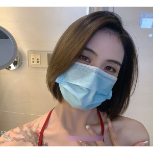 晶莹剔透的水花展示在抖音上的00后搬运视频