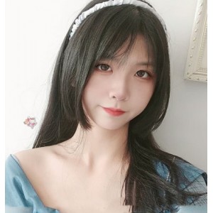 逆天妹子在公共场合光着pp的酸果儿（转载搬运）