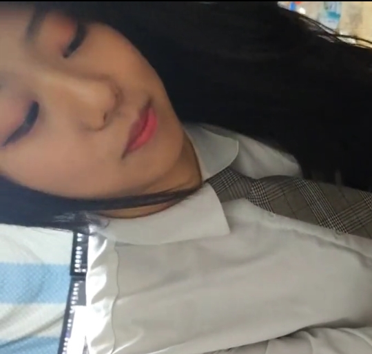 长发文静妹子与男友在宿舍打粑粑啪，2V镜头下的302m视频，百度盘分享