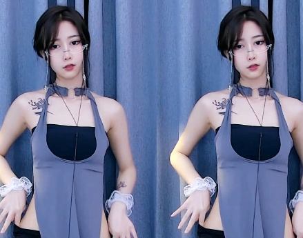 独家首发!CC虎牙斗鱼主播念可的标杆定制热舞,全新20V版本,高清画质,文件大小3.06G,百度盘下载。