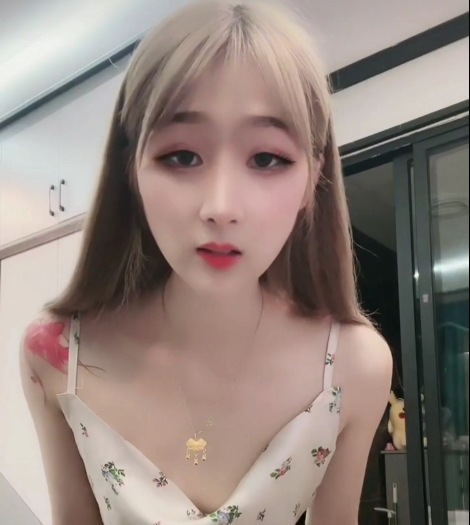 疯狂抖音：流量美女，美新娘，百度盘转载搬运