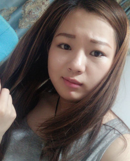 天津小狗泄密事件：张佳慧涉嫌泄露14V反差婊28四人游视频，被曝存在百度盘中