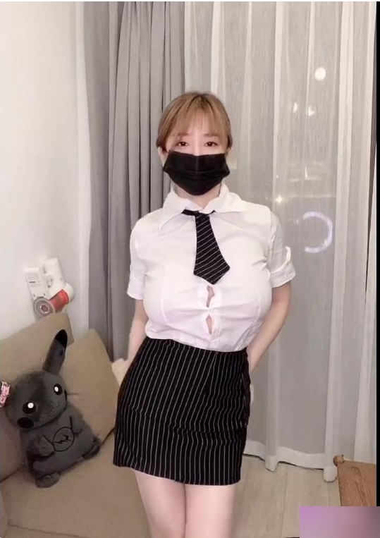 周大萌的13部性感网红抖音商品