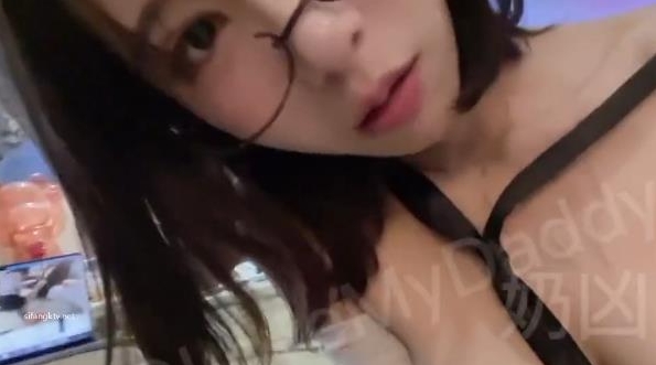 推特精选女人奶凶失眠超大道具打粑粑21v-330m