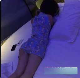 清纯漂亮的女友表演嫩妹的嘴艺