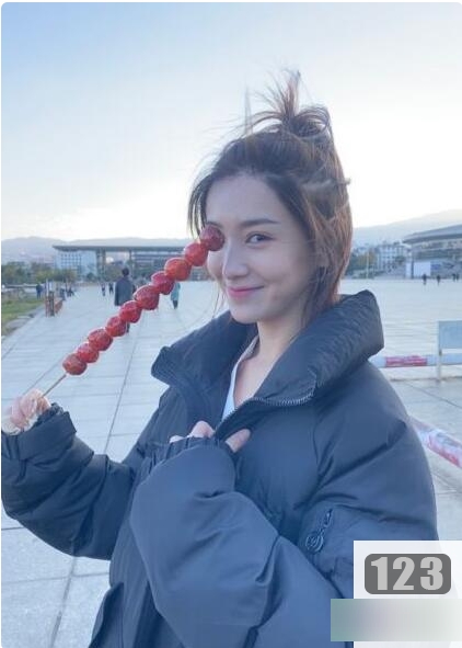 女星李沐宸与前男友进行微信视频