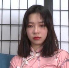 性感旗袍配灰色透明连裤丝袜，YiYi展示迷人脚丫，1V高清视频资源百度云盘分享