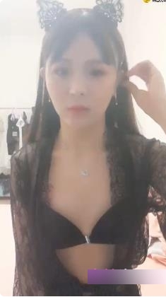 赵恩静穿白丝与直男互动的伪娘视频