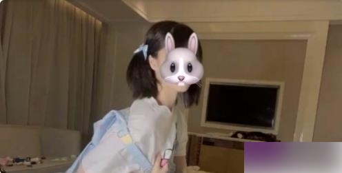 可爱学妹的创意作品