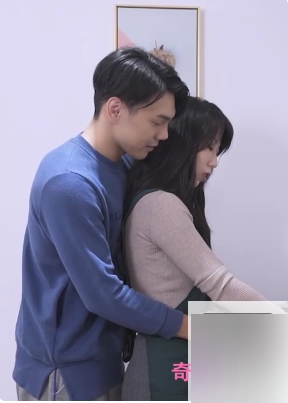 混乱的三人游：姐妹与姐夫的火鍋欲望