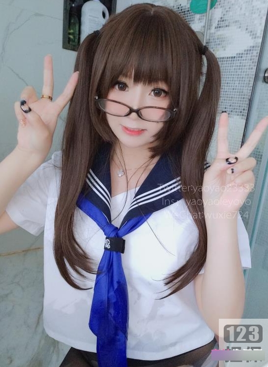 蓝色JK摇摇乐微博作品