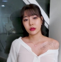 劲爆身材的韩妞，大罩杯，珍珠骚丁，1V396MB百度盘