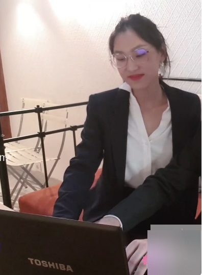 留学生刘玥的办公室一部