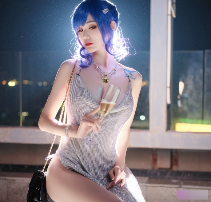 一米八大梨子：上千图集附赠3个视频