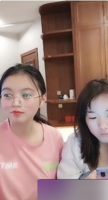 新晋网红百合妹子丘比特吖的两部作品