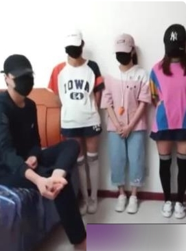 王老师直播《四人行》作品中的妹子